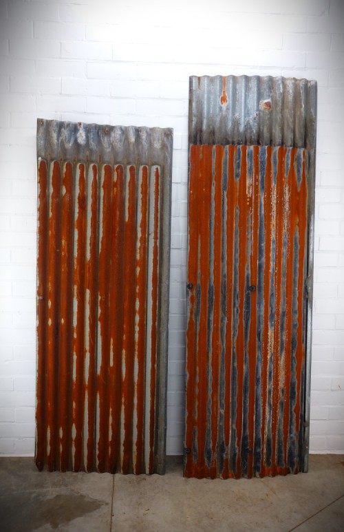 Oude metalen golfplaten